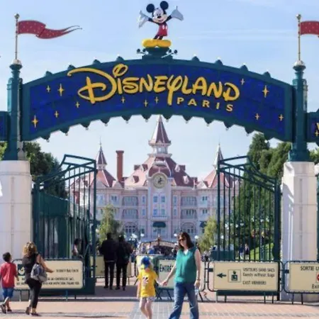 Disneyland Climatisee Sur Marne Au Coeur Des Jeux Olympiques Bed & Breakfast *