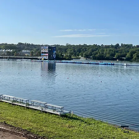 Disneyland Climatisee Sur Marne Au Coeur Des Jeux Olympiques Bed & Breakfast Vaires-sur-Marne